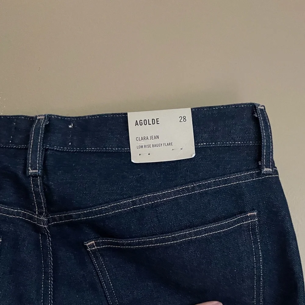 Agolde NWT size 28 Clara Jeans 
Low Rise Baggy Flare whisper dark blue - Picture 8 of 13